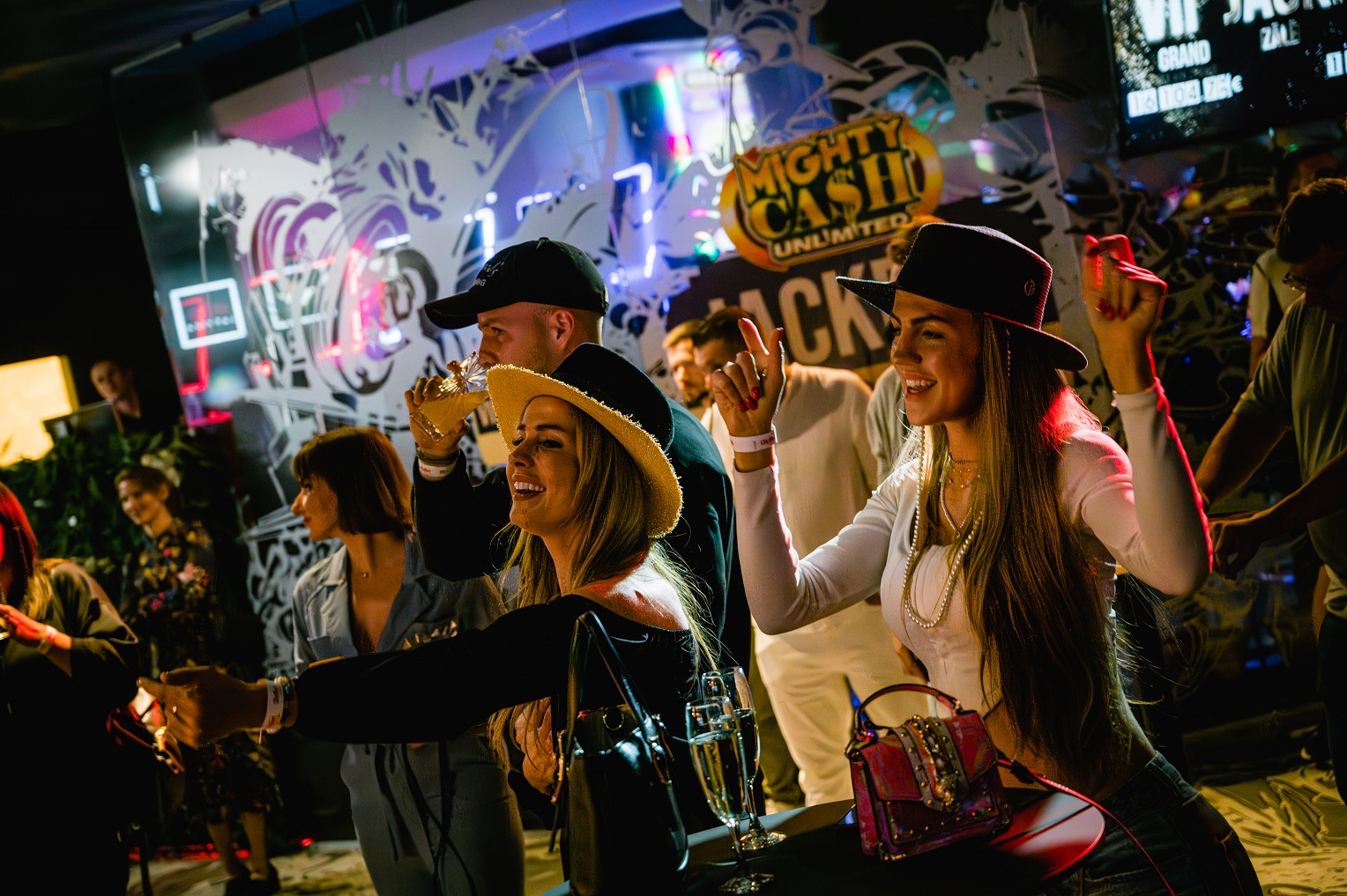 2023-08-12-Olybet-SpeedwayAfterparty-RitvarsStankevics-110.jpg