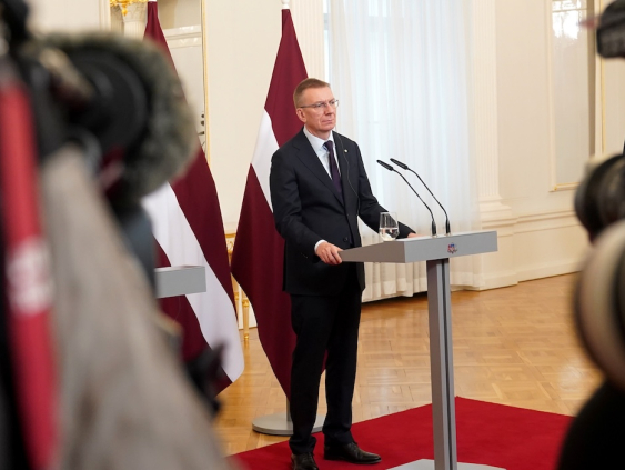 Ринкевич предупредил: без крупного бюджета ЕС не выдержит новых угроз