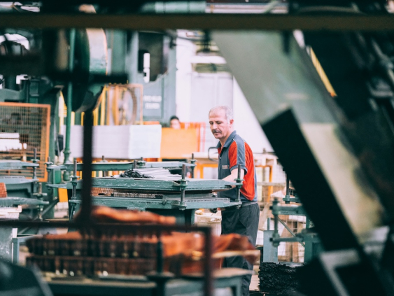 Промышленный рывок: Латвия обогнала ЕС по темпам роста производства