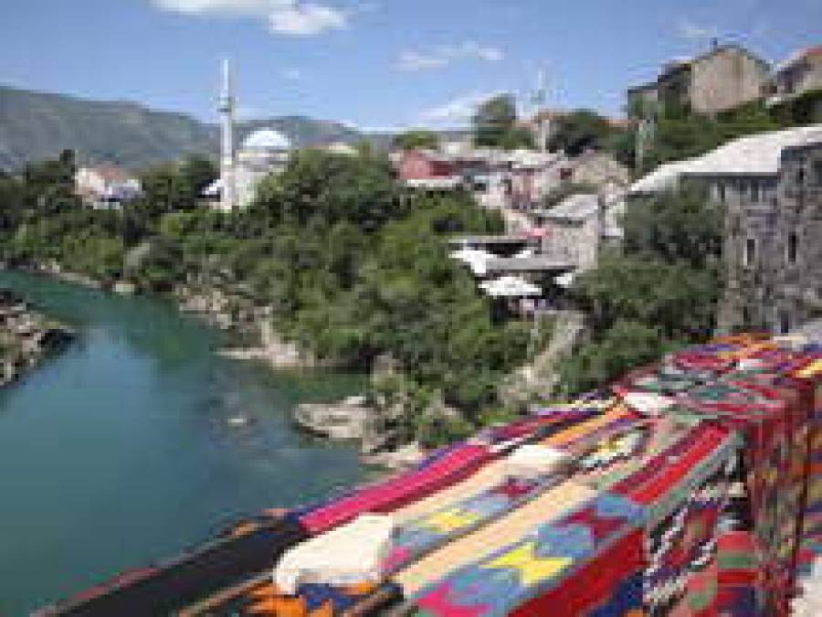 В Сараево же строят мечети на деньги Саудовской Аравии.