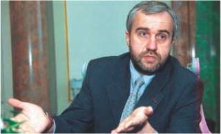 Шкеле нравится его правительство. Он предсказывает ему долгую жизнь