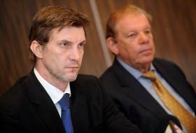 Сандис Озолиньш, судя по всему, решил не связываться с выборами президента ЛХФ. А значит Киров Липман может пойти на еще один срок правления. 