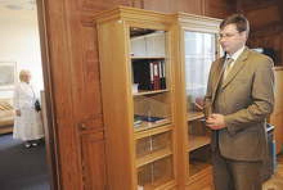 Валдис Домбровскис и Байба Розентале готовятся к свиданию.