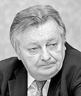 Бюджету поставили тройку