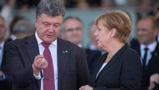 Президент Украины Петр Порошенко (слева) и канцлер Германии Ангела Меркель