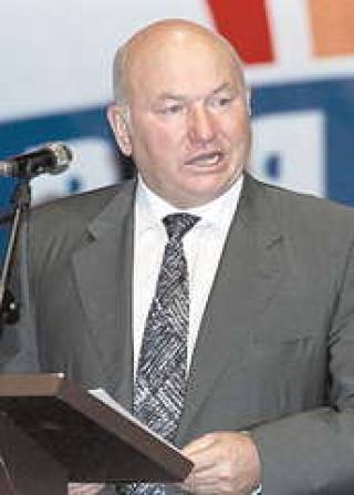 Боярс ратует за Лужкова