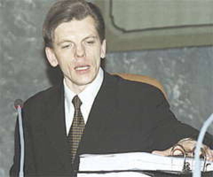 Премьер подал декларацию