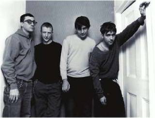  Англия гордится Blur. Грэм КОКСОН, Дэйв РОУНТРИ, Алекс ДЖЕЙМС и Дэймон АЛБАРН. 