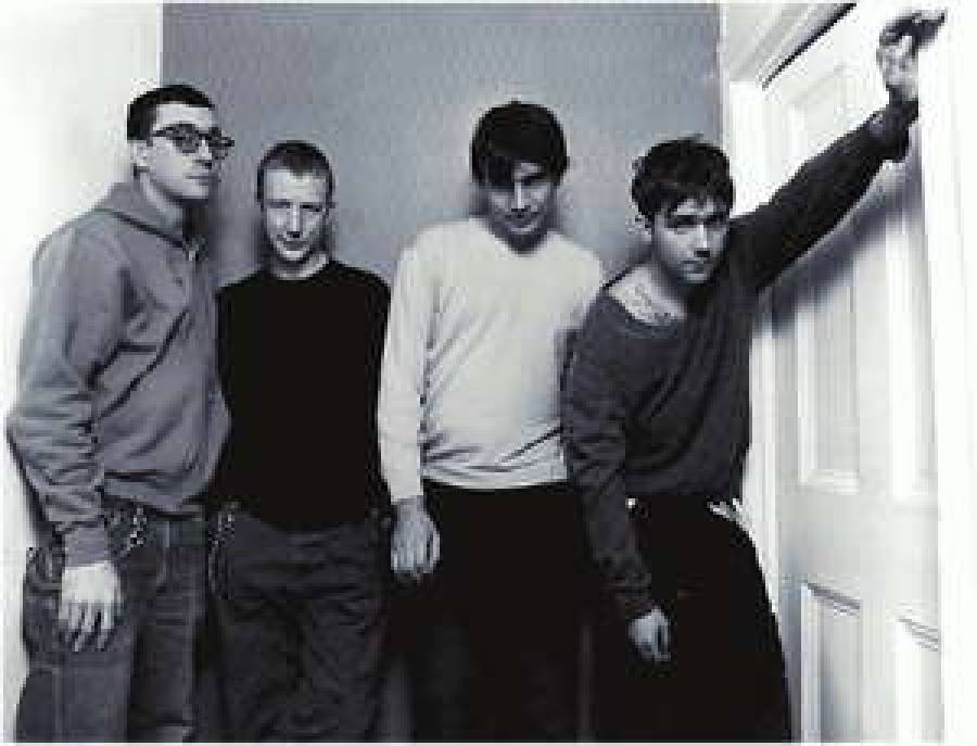  Англия гордится Blur. Грэм КОКСОН, Дэйв РОУНТРИ, Алекс ДЖЕЙМС и Дэймон АЛБАРН. 
