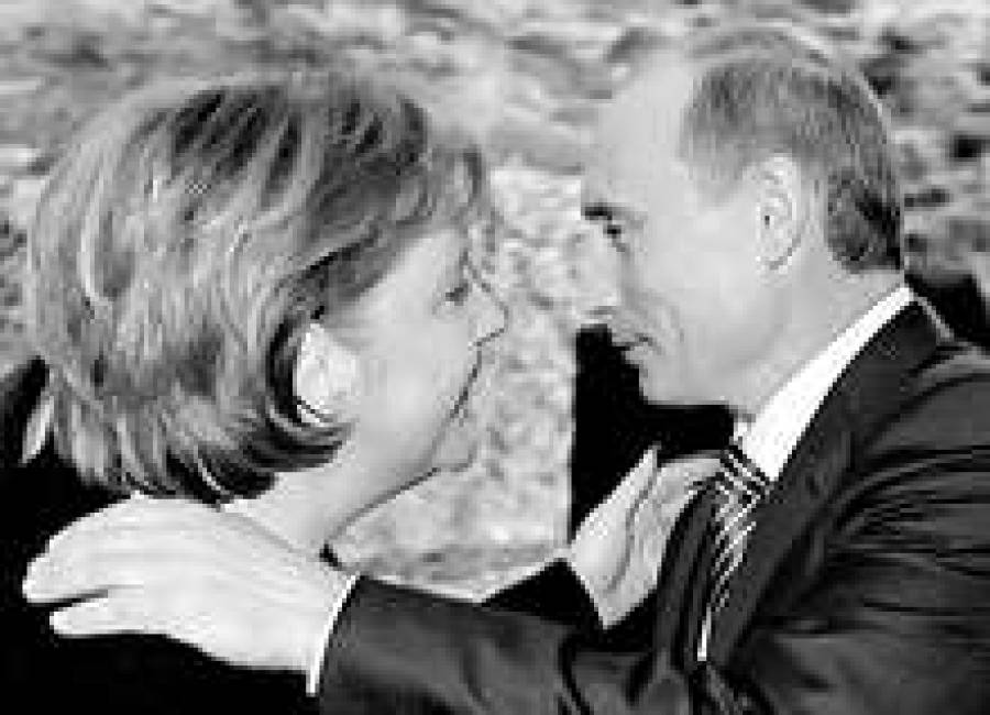 Владимир Путин приглашает Ангелу Меркель к диалогу.