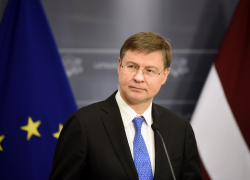 Валдис Домбровскис.