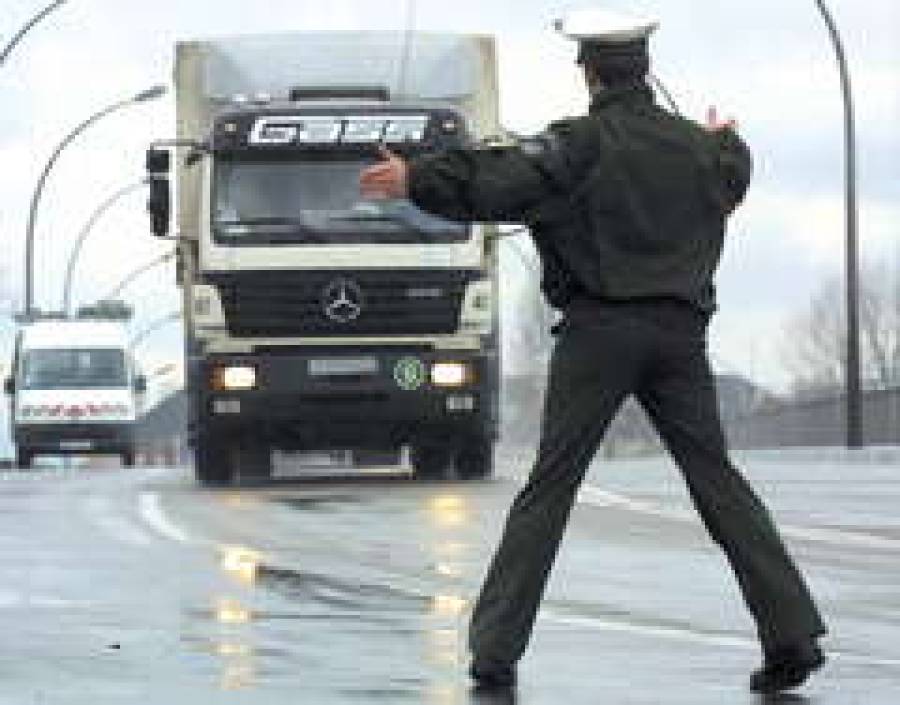 Грузоперевозчиков из Латвии в Европу не пустят. Евросоюз защищает свой рынок от &quot;пришельцев с Востока&quot;.