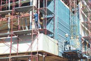 Ряд экспертов считает, что первым возродится сегмент строительства офисных комплексов.