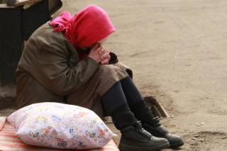 Экономист: власти Латвии должны помочь всем! Самое страшное – голодные люди