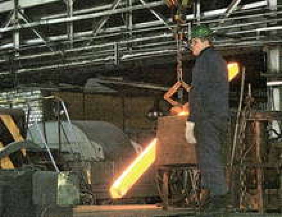Основное производство LiepЊjas metalurgs — выпуск металла — развивается успешно, а вот литейщиков пришлось сокращать.