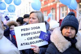 Зарплаты учителей: педагоги требуют конкретики и намекают на новые забастовки