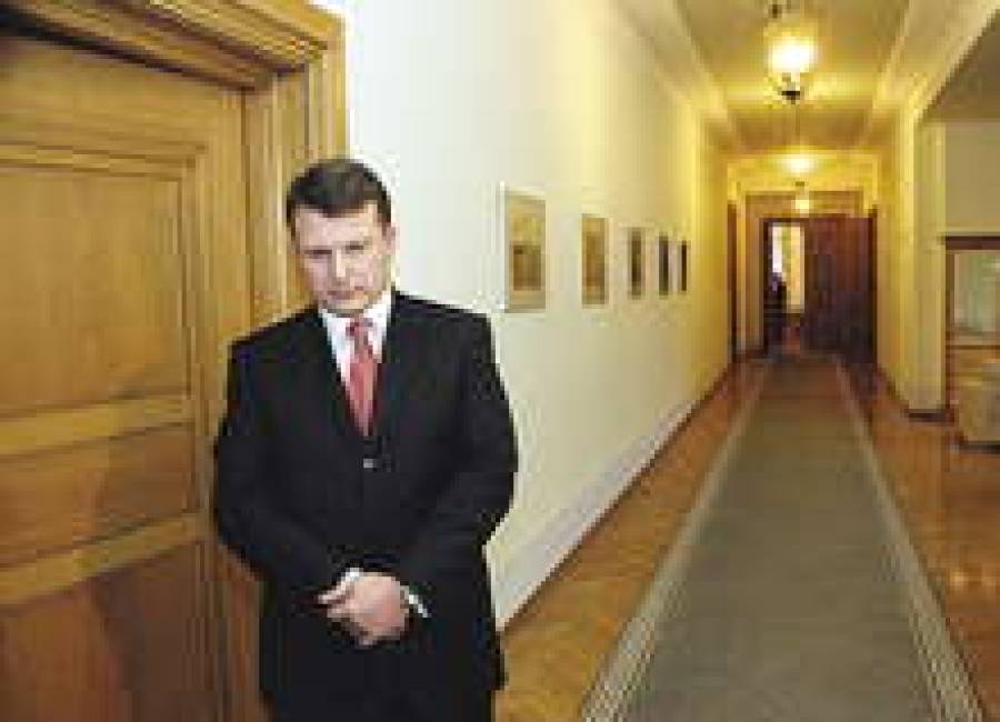 Айнар Шлесерс решил до выборов не входить в правительство.
