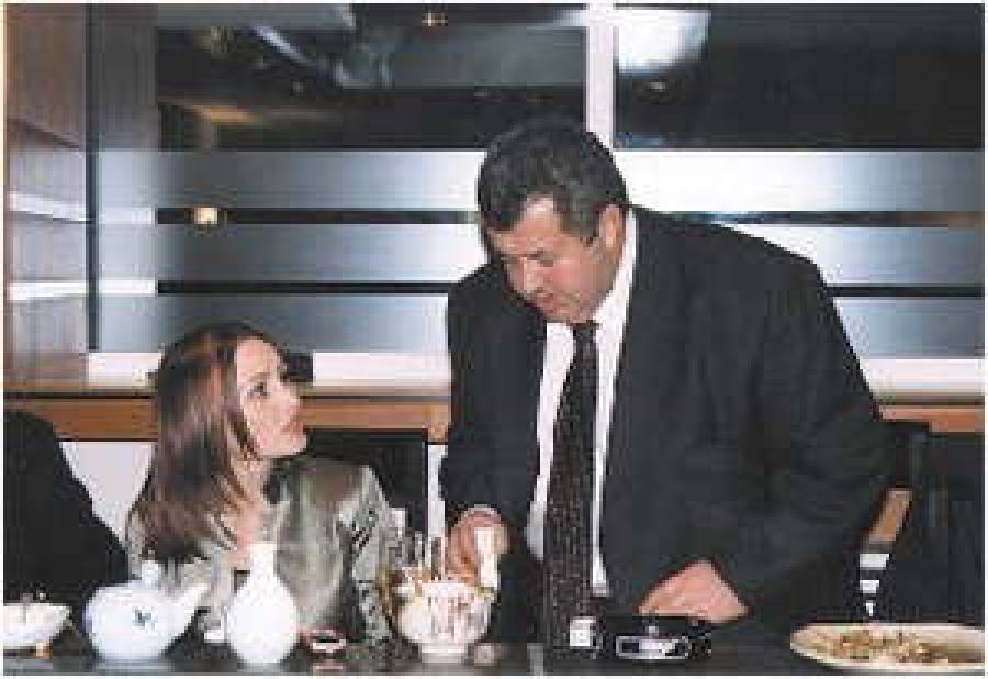  Г-н ВОЛКОВ и Катя ЛЕЛЬ — суши и сашими для них еда повседневная. 