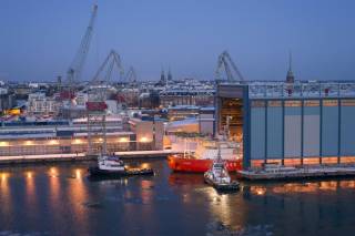 В производителе ледоколов Arctech Helsinki Shipyard по 50% принадлежит Объединенной судостроительной корпорации (ОСК) и STX Finland. Из-за российского акционера у компании теперь проблемы.