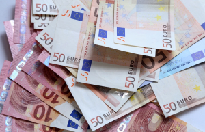 Почти четверть резервного бюджета уже потрачена