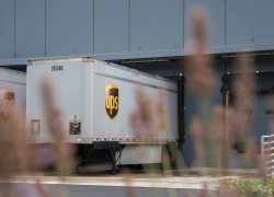 UPS ликвидирует 48 000 рабочих мест