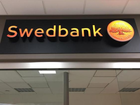 Делаете переводы в другие банки? Swedbank выступил с важным сообщением