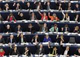 Европарламент  всю ночь утверждал новый состав Еврокомиссии