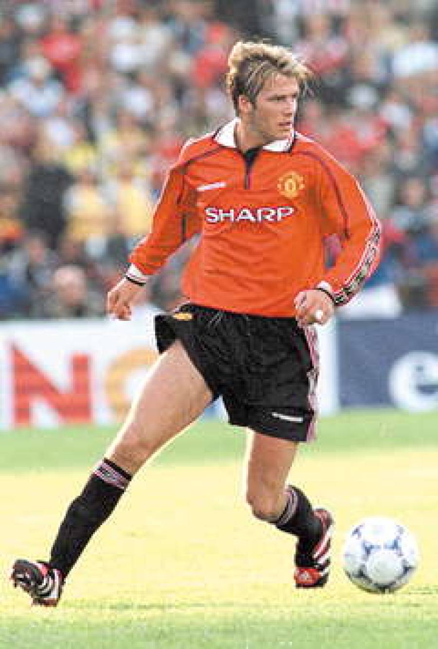  Дэвид БЭКХЕМ.