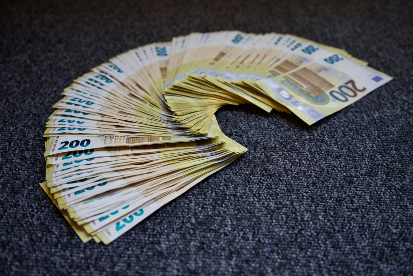 Уверенность потребителей в еврозоне в июне неожиданно снизилась