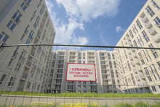 На улице Салнас, 21, будут продавать квартиры с серой отделкой.