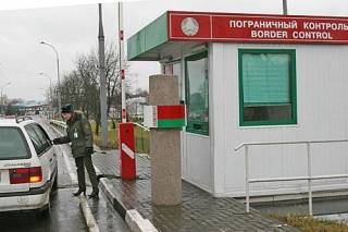 Пешком туда нельзя: Белоруссия закрывает границу с Латвией