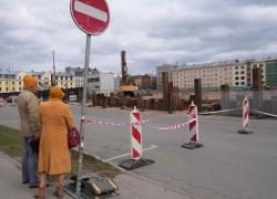 На улице Тербатас в Риге из-за строительных работ просела проезжая часть