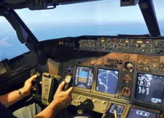 Одна из причин, по которой Alaska Airlines и другие авиакомпании ищут возможности использования альтернативного топлива, — требование снизить выбросы тепличных газов в атмосферу.