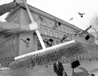 Весна пришла. Чиновники &quot;полетели&quot;. 