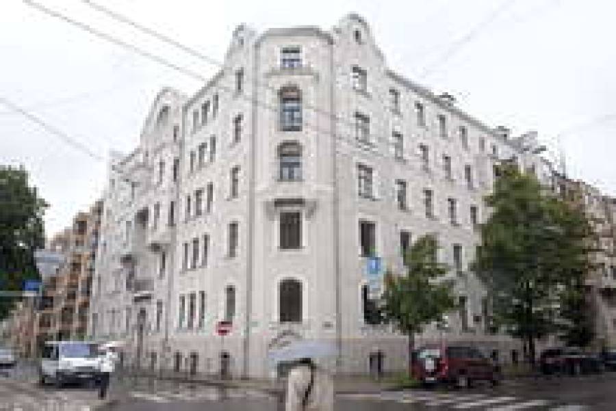 Здание бывшей школы Гердера на ул. Сколас с кадастровой стоимостью 692 тыс. евро будет предложено всем желающим.