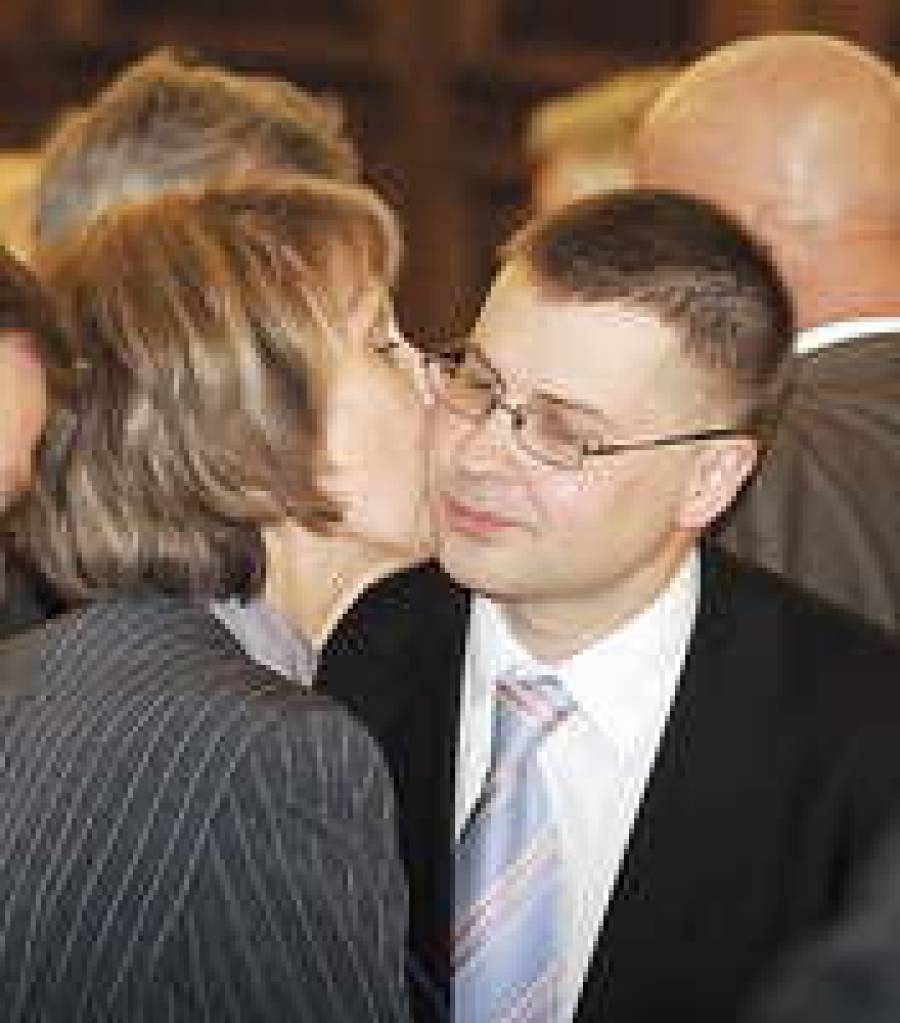 Наземное подразделение airBaltic уже зазывает клиентов в свои такси. Официально работу оно начнет в конце августа.