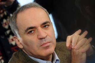Каспаров: в Эстонии и Латвии устроят провокации