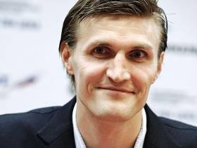 Только фигура Андрея Кириленко помогла в российской баскетболе навести порядок. Хотя бы на время.