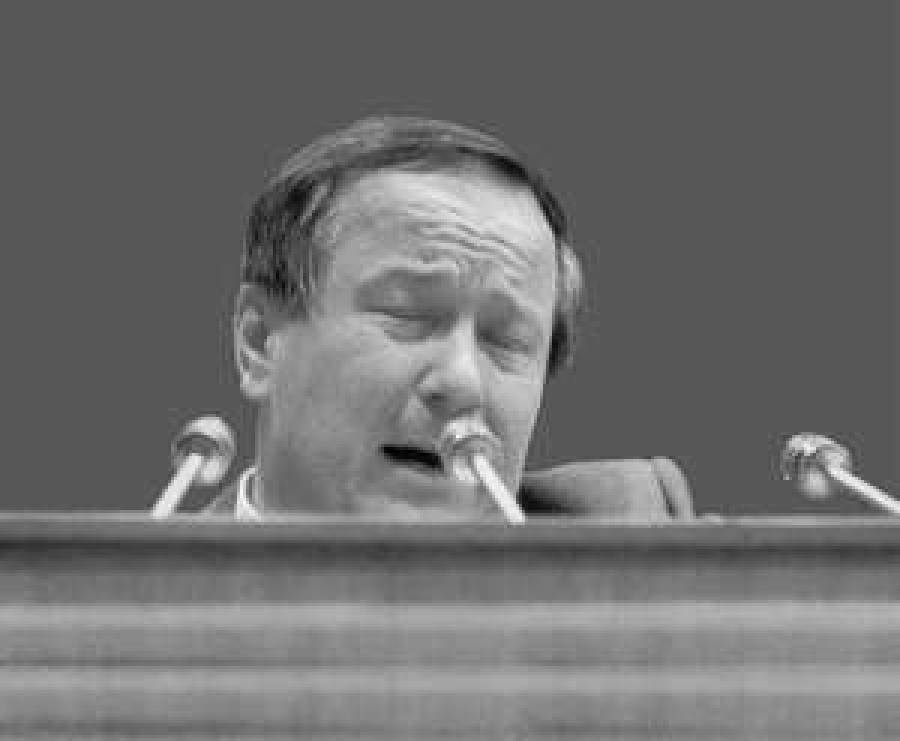Сбит со второго захода. Кремлевские асы устранили Ю.Скуратова
