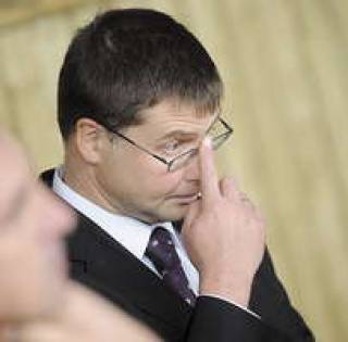 Бюджет-2010 еще в самом начале, а на премьера уже страшно смотреть.