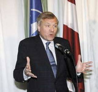 Яап де Хооп Схеффер: “Россия не является угрозой”.