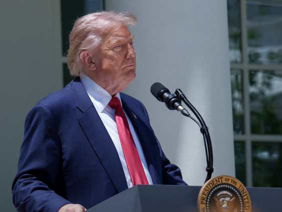 Трамп отказался от плана взимать 20-процентный сбор за проход через Ормузский пролив