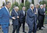 Участники парижской конференции по борьбе с радикальным движением «Исламское государство».