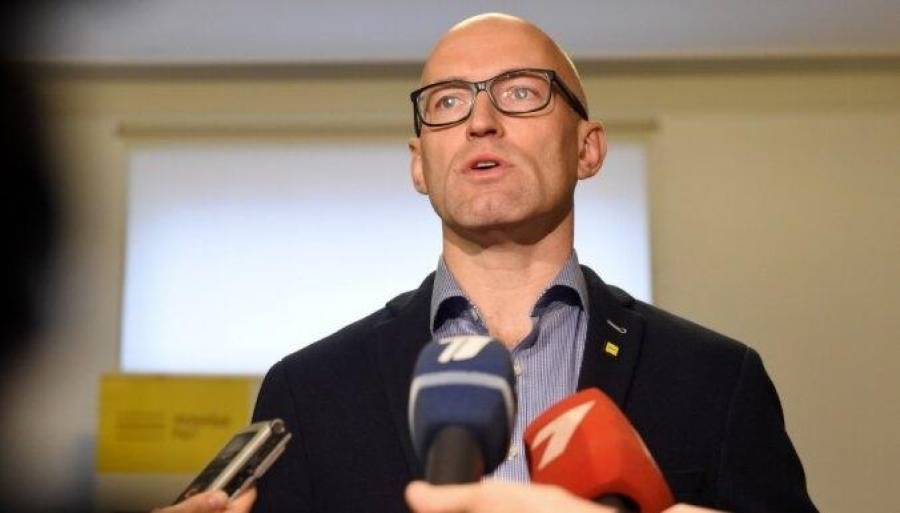Павлютс: крупные поставки вакцин планируется получить не раньше апреля