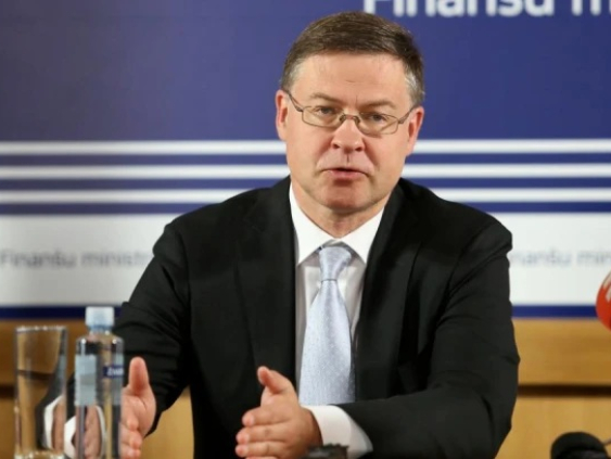 Домбровскис рассказал, кто пострадает от возможных «тарифных войн» ЕС и США