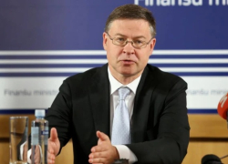Домбровскис рассказал, кто пострадает от возможных «тарифных войн» ЕС и США