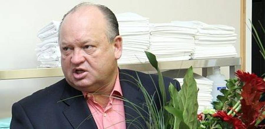 Янис Давис. 