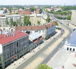 В приморском городе власти хоть как-то развивают малый бизнес.