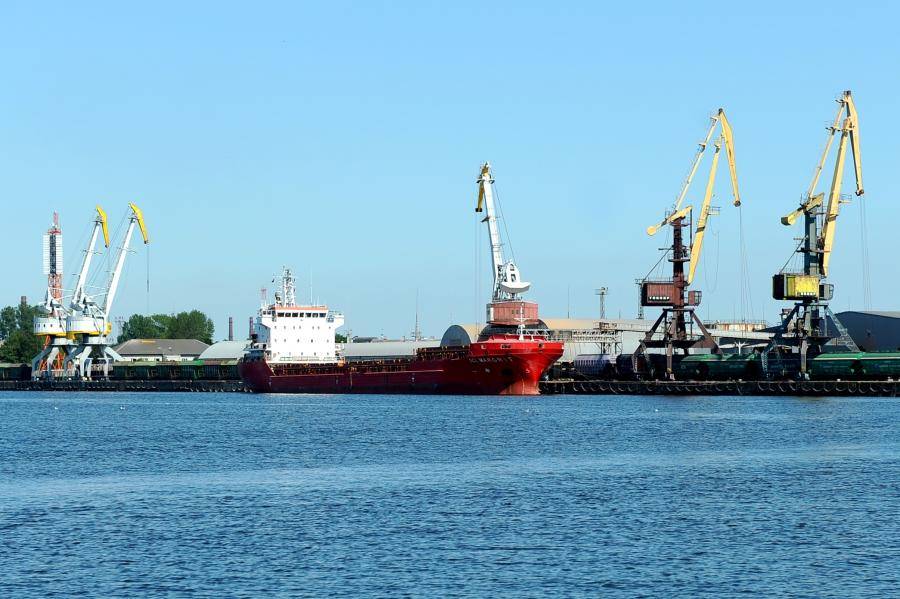 Грузооборот Лиепайского порта за два месяца упал на 14,6%
