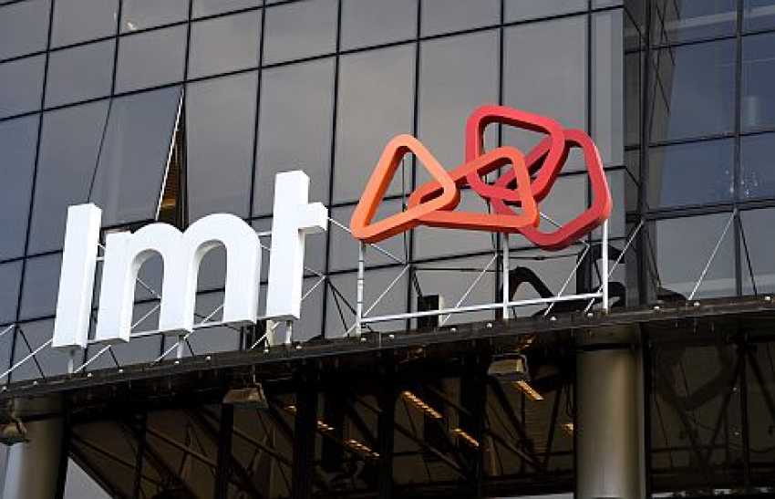 Министр рассказал о сценариях переговоров с Telia о будущем LMT и Tet